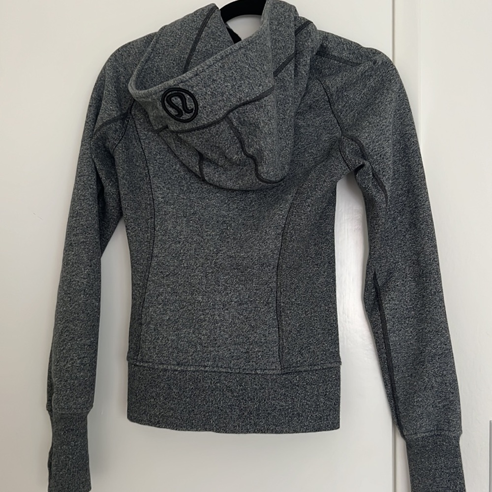 EUC lululemon scuba hoodie size 4 - Picture 5 of 5